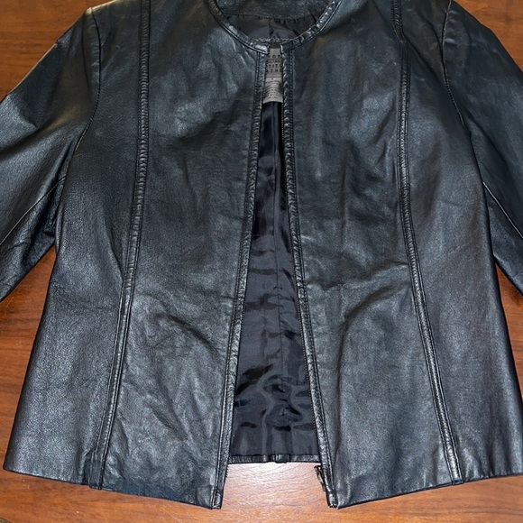 Black Leather jacket size 6 W “UNIFORM PETITE LEATHER”by John Paul Richard - Picture 3 of 7